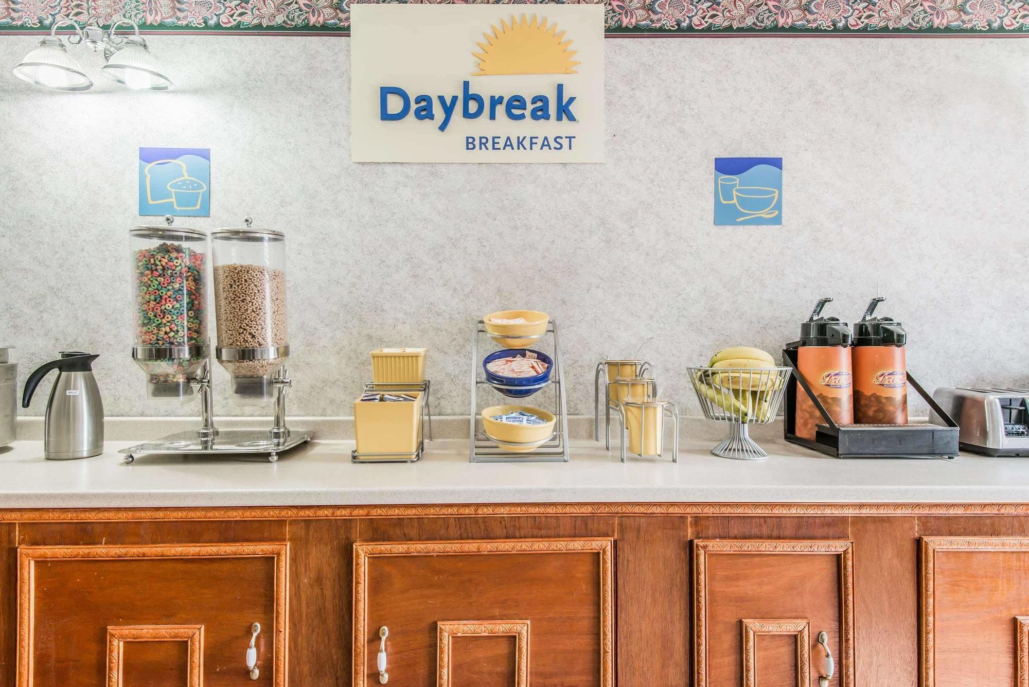 Days Inn By Wyndham Berlin Voorhees Ngoại thất bức ảnh