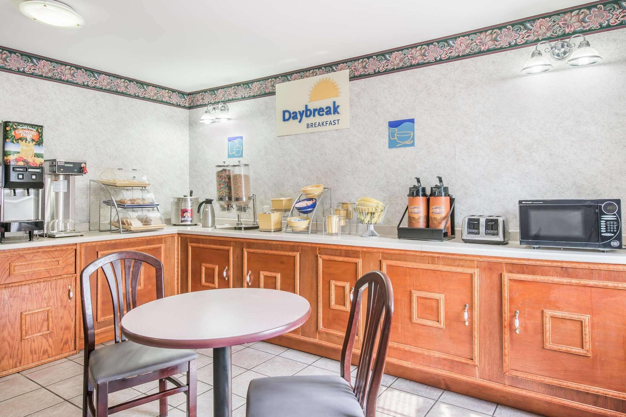Days Inn By Wyndham Berlin Voorhees Ngoại thất bức ảnh